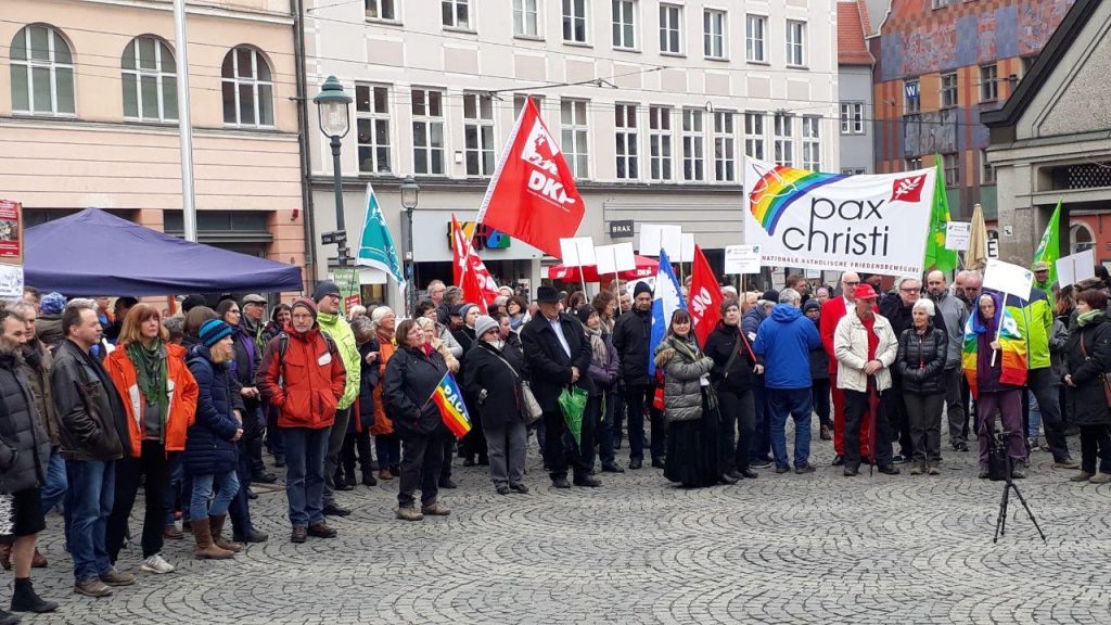 Augsburger Ostermarsch auf dem Moritzplatz